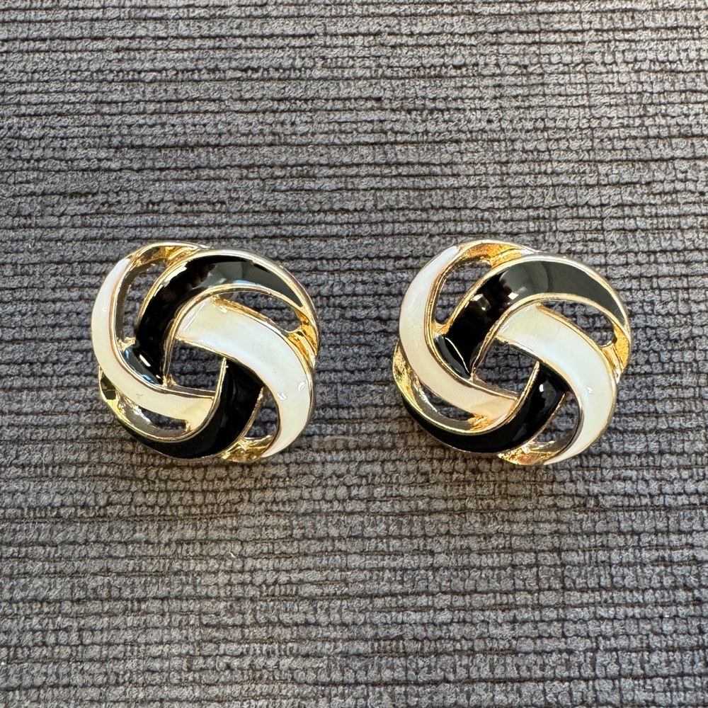 Black and White Vintage Style Earrings